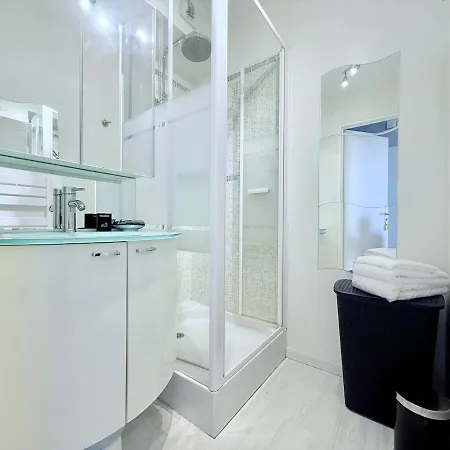 Le Quai Des Etoiles *